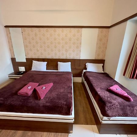 Hotel Laxmibai Palace 쉬르디 외부 사진