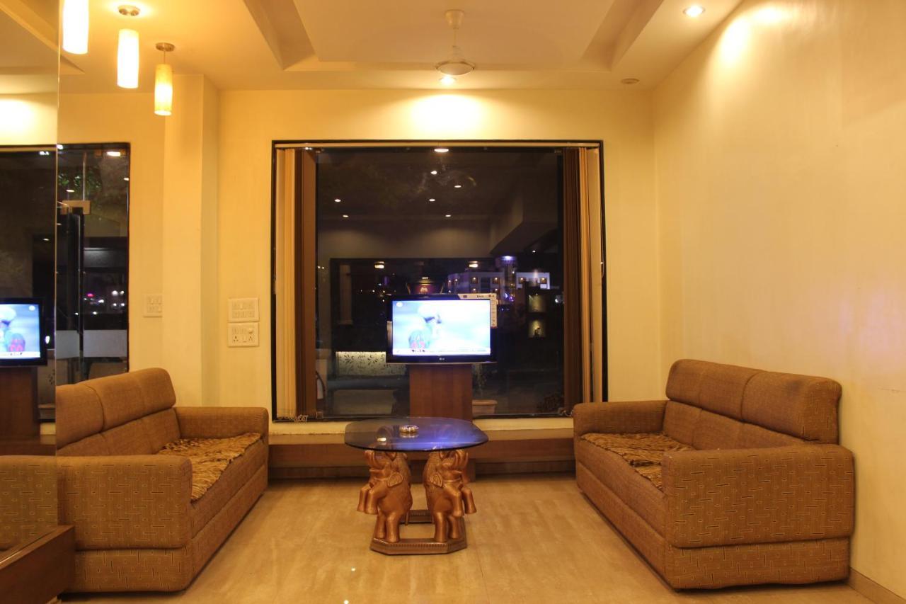 Hotel Laxmibai Palace 쉬르디 외부 사진