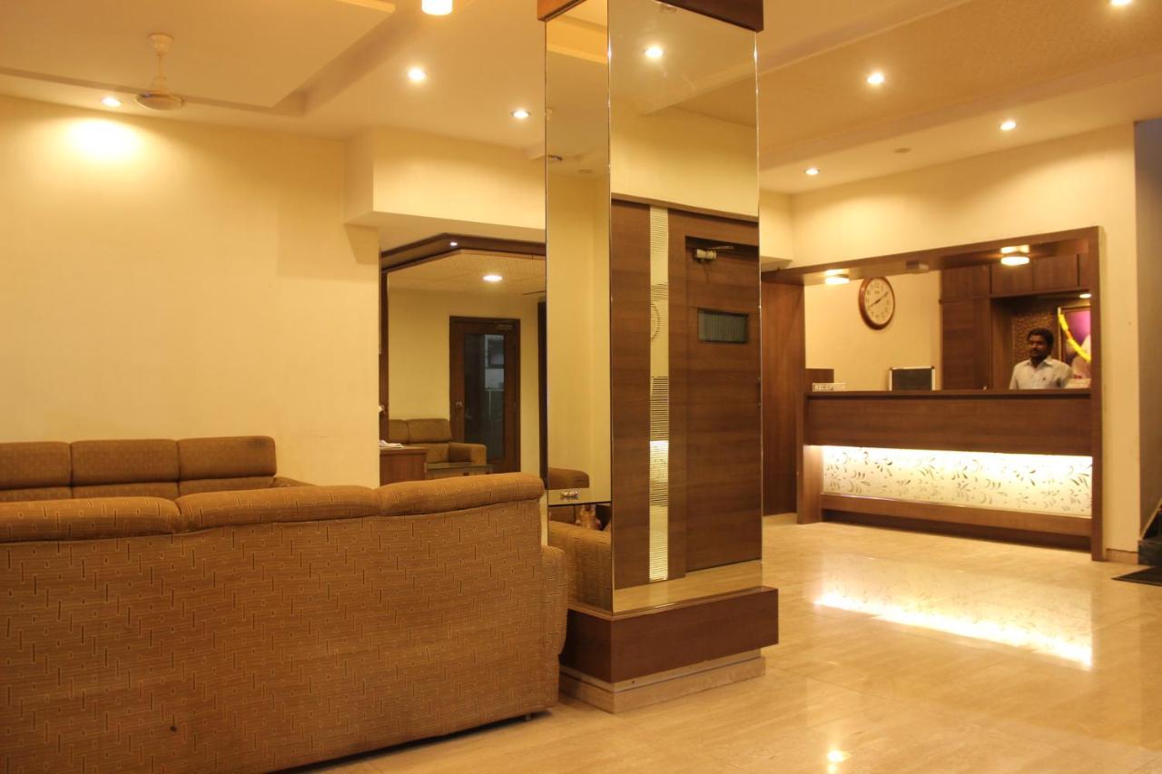 Hotel Laxmibai Palace 쉬르디 외부 사진