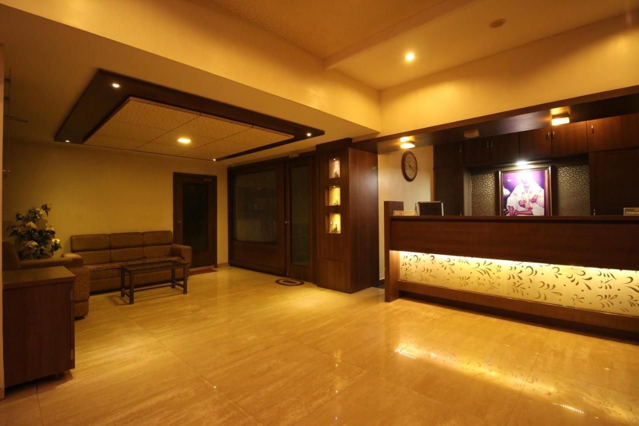 Hotel Laxmibai Palace 쉬르디 외부 사진