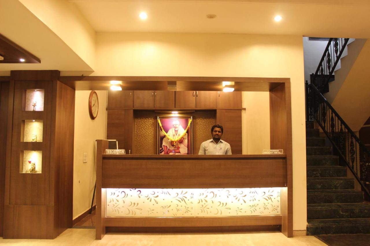 Hotel Laxmibai Palace 쉬르디 외부 사진
