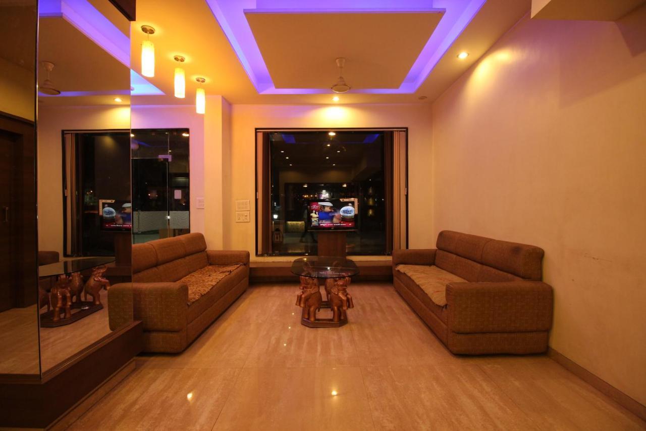 Hotel Laxmibai Palace 쉬르디 외부 사진