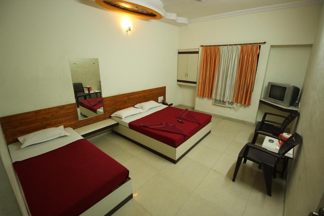 Hotel Laxmibai Palace 쉬르디 외부 사진