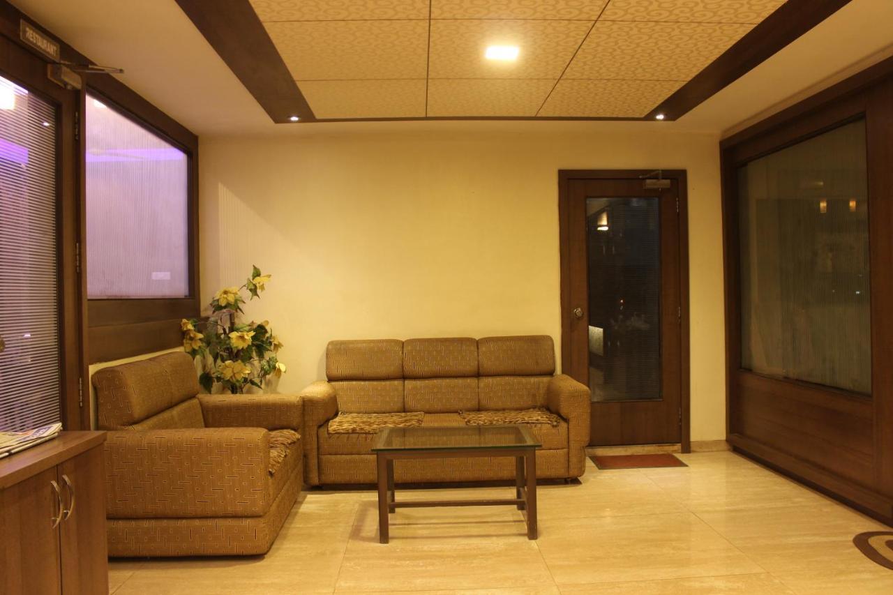 Hotel Laxmibai Palace 쉬르디 외부 사진