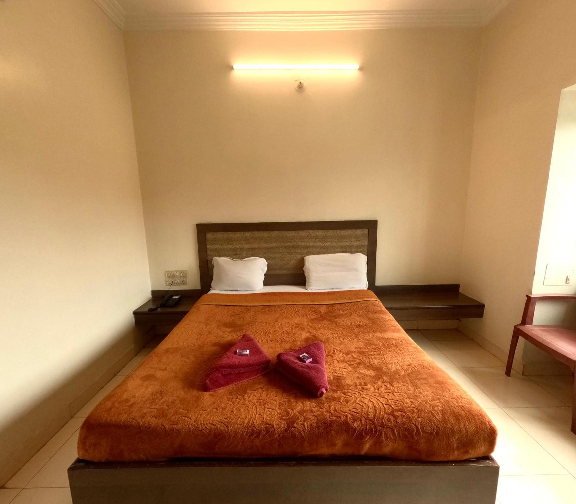Hotel Laxmibai Palace 쉬르디 외부 사진
