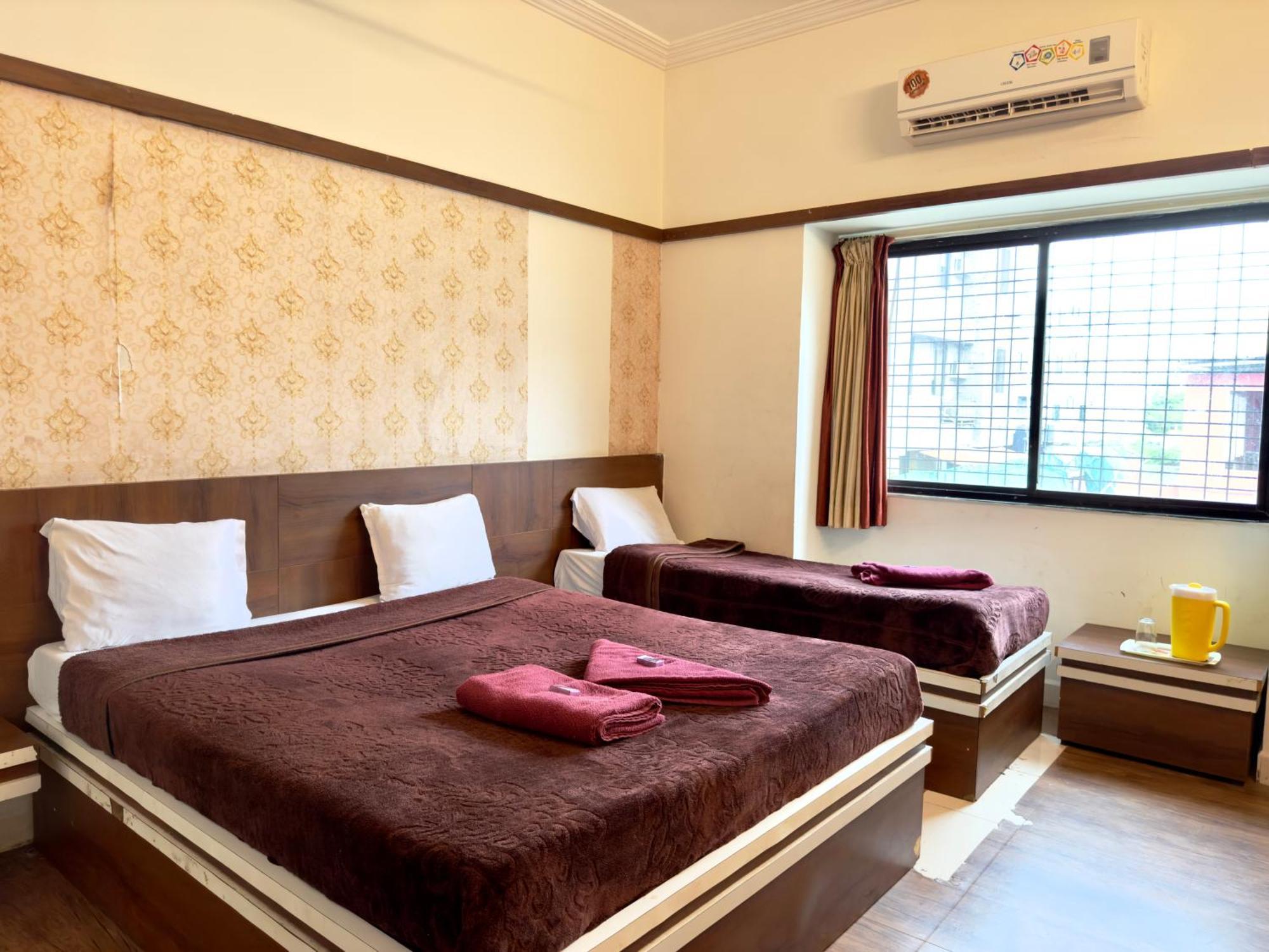 Hotel Laxmibai Palace 쉬르디 외부 사진