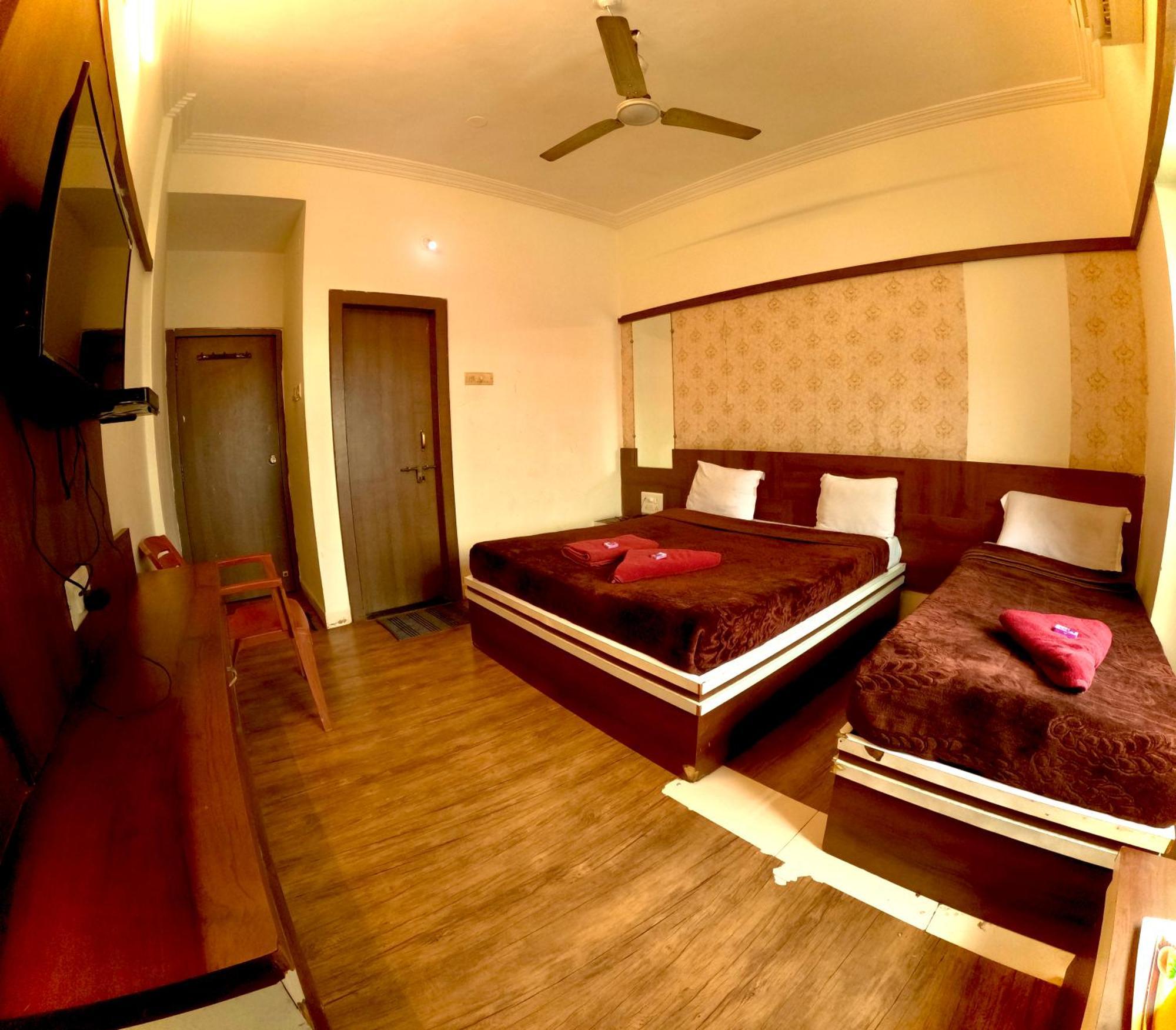 Hotel Laxmibai Palace 쉬르디 외부 사진